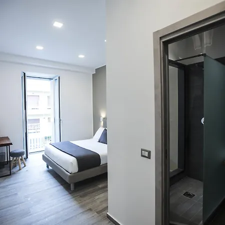 Gb Station 3* Neapol